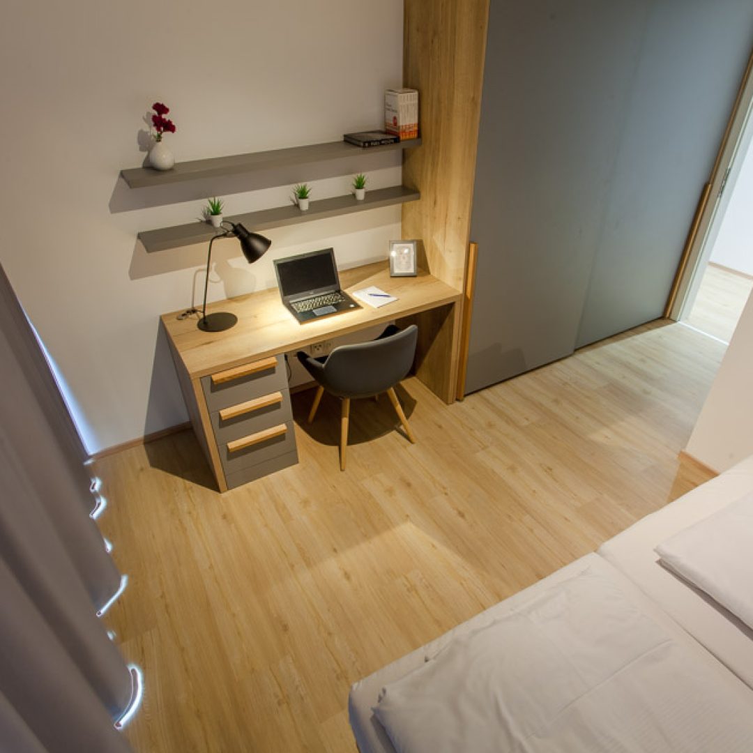 Premium 3-Zimmer Arbeitsplatz Gästezimmer