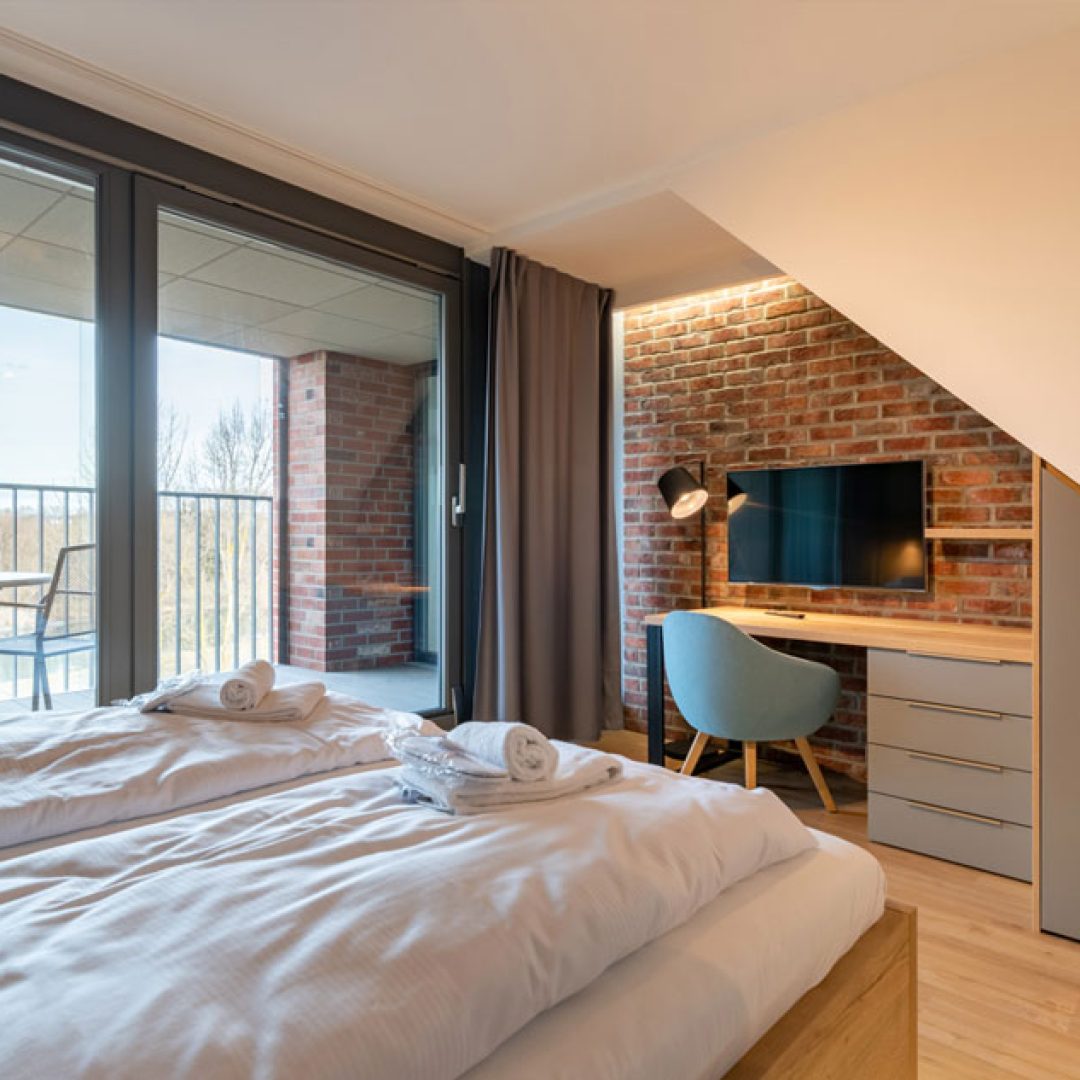 Masterbedroom mit Loggia und Arbeitsplatz